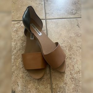 Steve Madden Corey flat sandals- like new